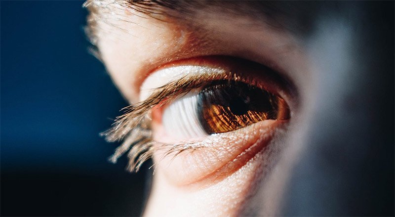 Why the eyes of a narcissist or psychopath appear dead